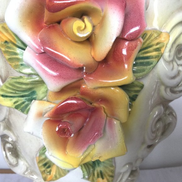 Vintage Italy Ceramic R.CAPODIMONTE vase 3D flowers 12" tall - Picture 4 of 8